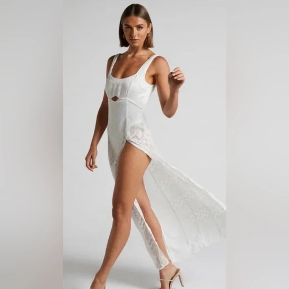 Showpo Cut Out Slit Maxi‎ Dress in White Size 4